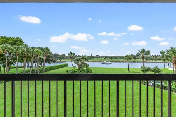 North Palm Beach, FL 33408,356 Golfview RD 301