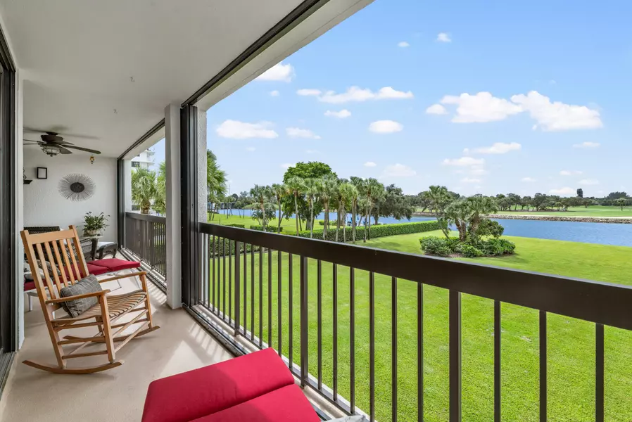356 Golfview RD 301, North Palm Beach, FL 33408