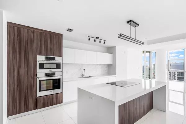 Miami, FL 33132,851 NE 1st AVE 4111