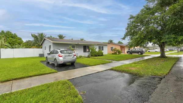 Miami Gardens, FL 33179,71 NE 206th TER