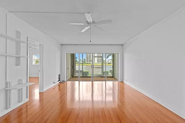 North Palm Beach, FL 33408,28 Yacht Club DR 102