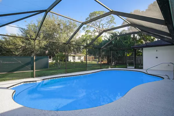 Port Saint Lucie, FL 34983,208 NE Sagamore TER