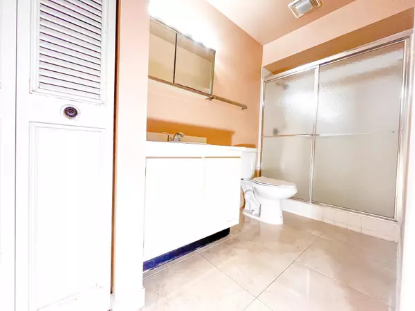 West Palm Beach, FL 33415,5939 Forest Hill BLVD 203