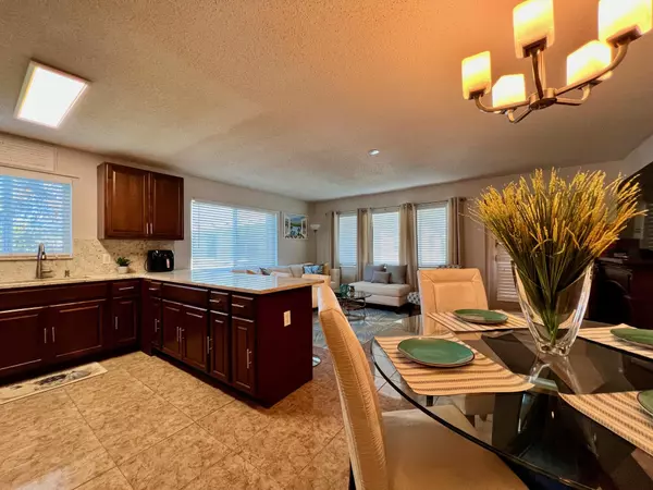 West Palm Beach, FL 33417,136 Dorchester F