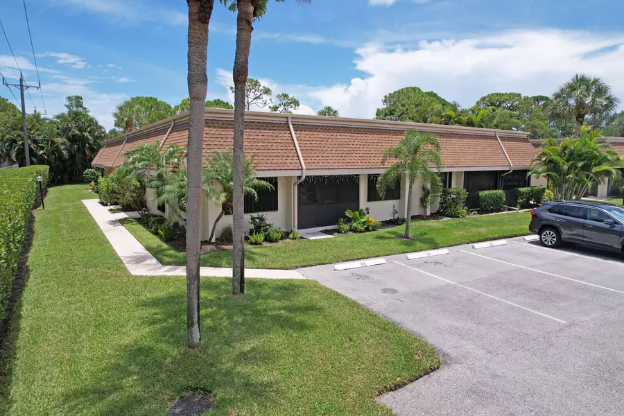 104 Half Moon CIR A, Jupiter, FL 33458