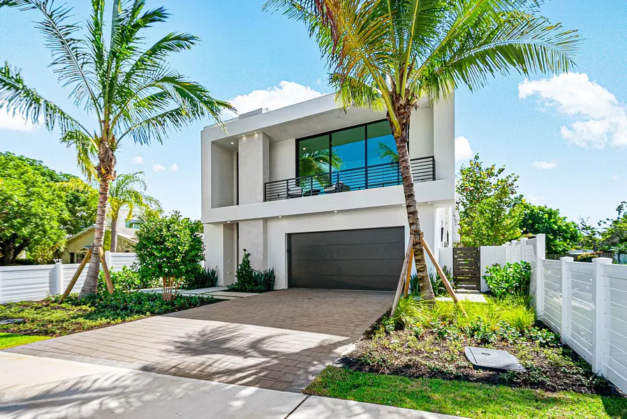718 N Lake AVE, Delray Beach, FL 33483
