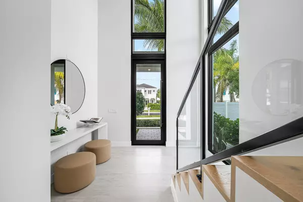 Delray Beach, FL 33483,718 N Lake AVE