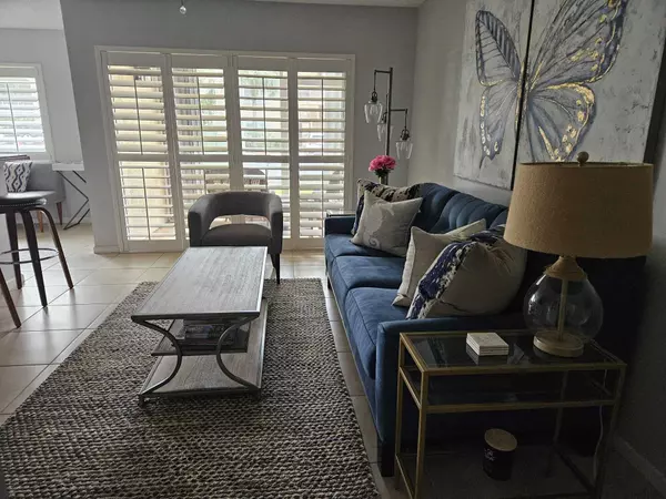 Tequesta, FL 33469,284 Village BLVD 9109