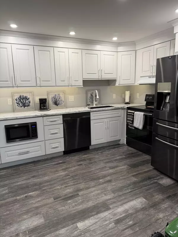 Boca Raton, FL 33434,387 Mansfield J