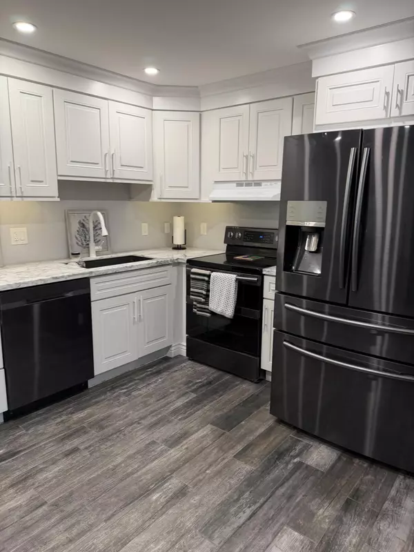 Boca Raton, FL 33434,387 Mansfield J