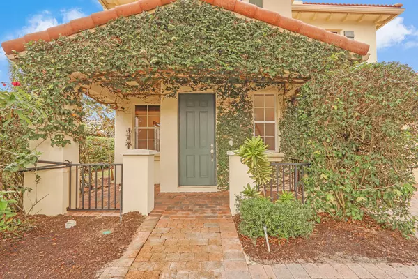 Palm Beach Gardens, FL 33410,740 Duchess CT