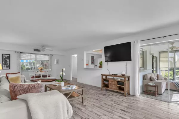 5540 Tamberlane CIR 118, Palm Beach Gardens, FL 33418