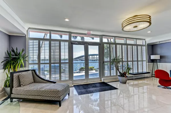 Riviera Beach, FL 33404,2640 Lake Shore DR 115