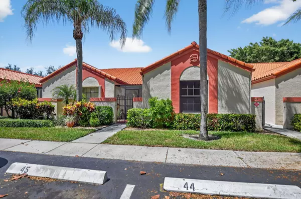 45 Centennial CT, Deerfield Beach, FL 33442