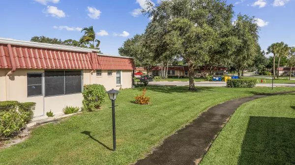 Lake Worth, FL 33467,811 Salem LN