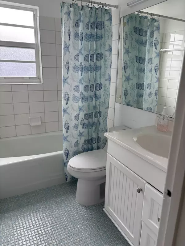 West Palm Beach, FL 33417,168 Salisbury G