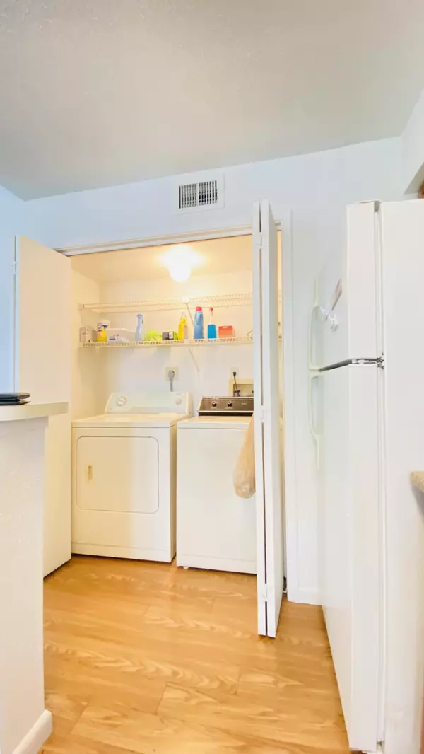 Coral Springs, FL 33071,977 Riverside DR 230