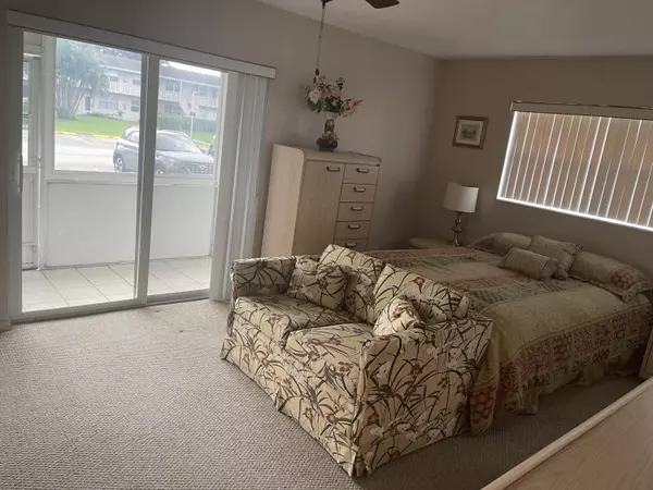 West Palm Beach, FL 33417,424 Chatham U