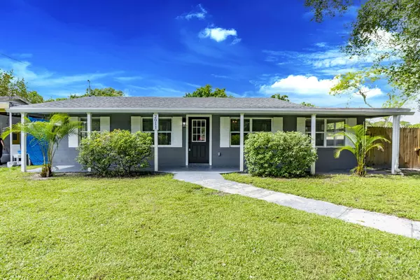 2011 N 51st CT, Fort Pierce, FL 34947