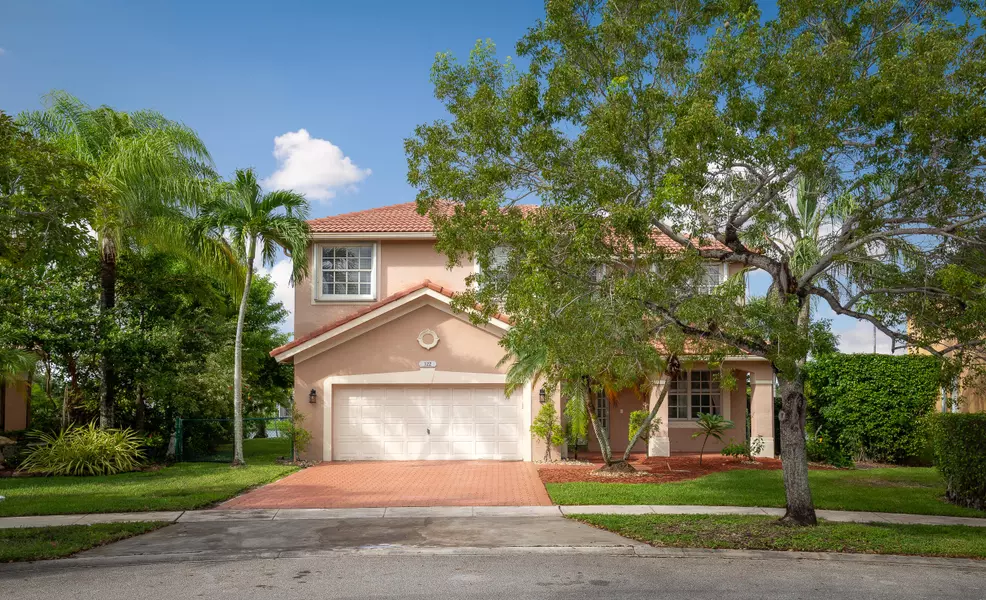 122 SW 164th TER, Pembroke Pines, FL 33027