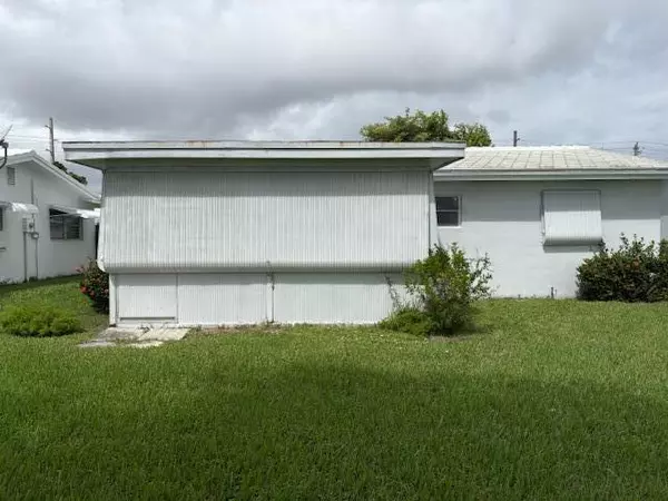 Boynton Beach, FL 33426,1104 N S Leisure LN