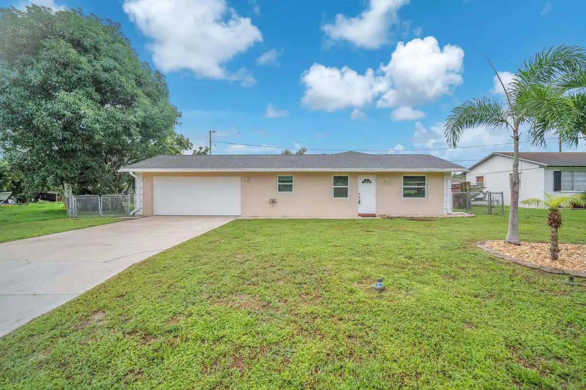 Lake Worth, FL 33462,3298 Plaza PL