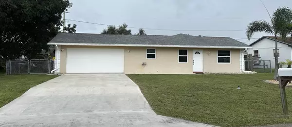 3298 Plaza PL, Lake Worth, FL 33462