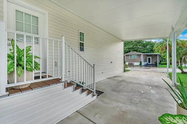 Lake Worth, FL 33467,124 Plantation BLVD