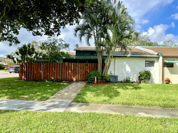 Palm Springs, FL 33461,1020 Manor DR 1-C