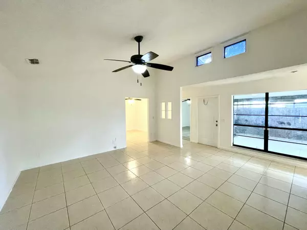 Palm Springs, FL 33461,1020 Manor DR 1-C