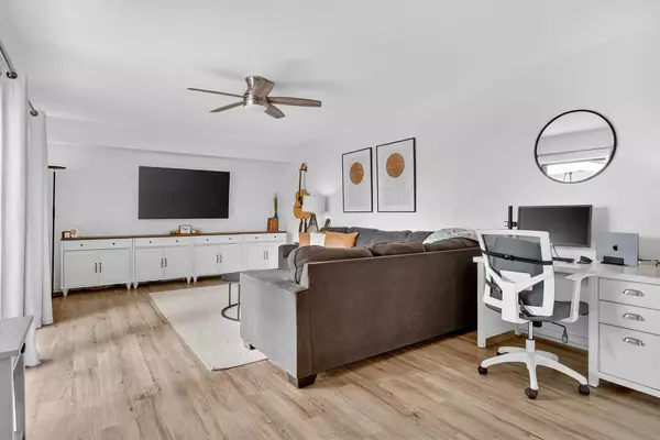 West Palm Beach, FL 33409,6815 68th WAY