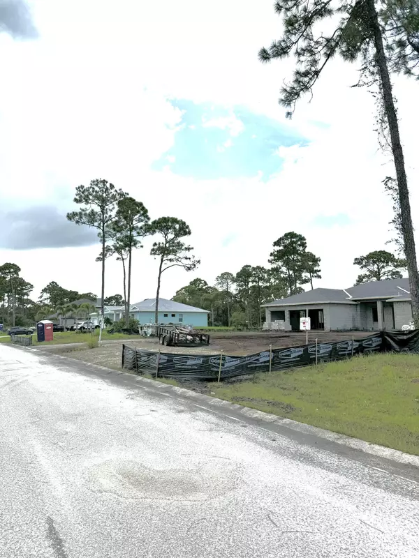 Fort Pierce, FL 34945,10615 Sugar Pine DR