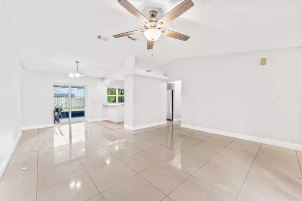 Port Saint Lucie, FL 34983,474 SW Exmore AVE