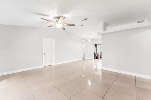 Port Saint Lucie, FL 34983,474 SW Exmore AVE