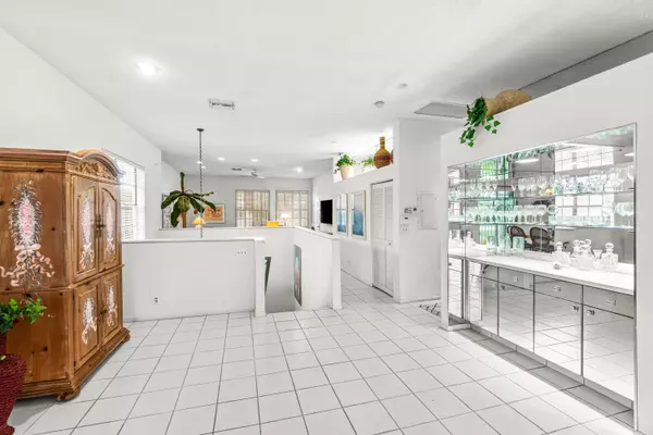 Boca Raton, FL 33496,5184 Lake Catalina DR D