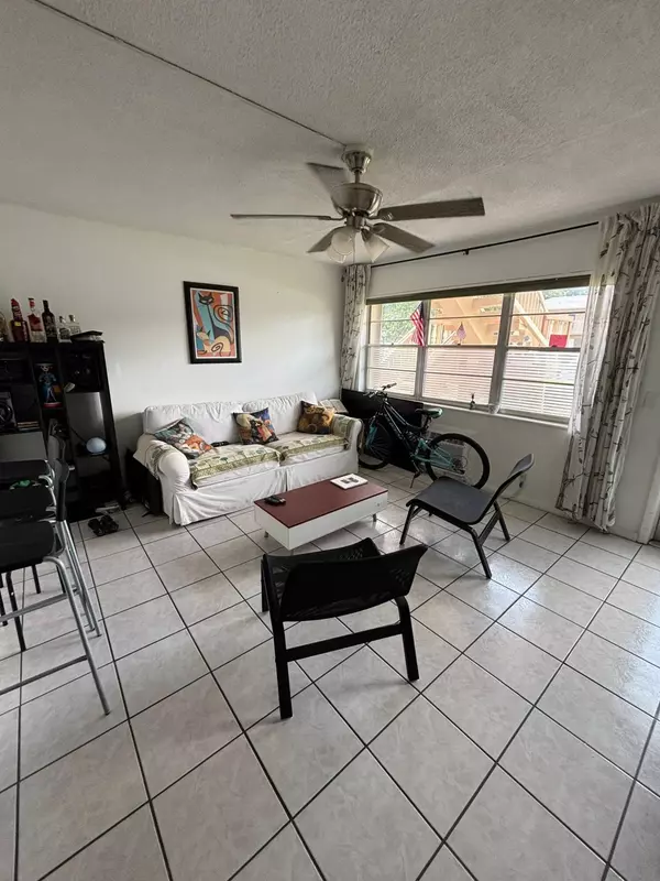 West Palm Beach, FL 33417,104 Hasting G