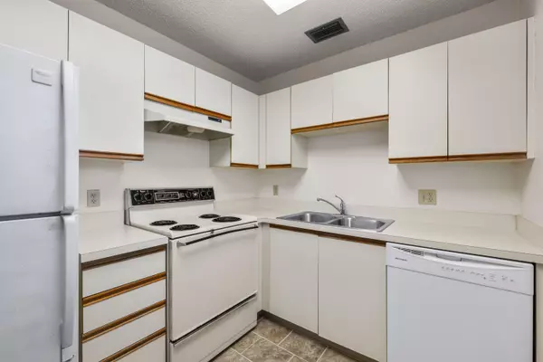 Port Saint Lucie, FL 34952,13 Lake Vista TRL 105