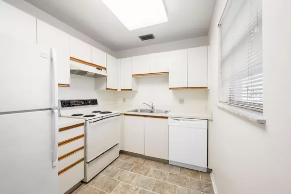 Port Saint Lucie, FL 34952,13 Lake Vista TRL 105