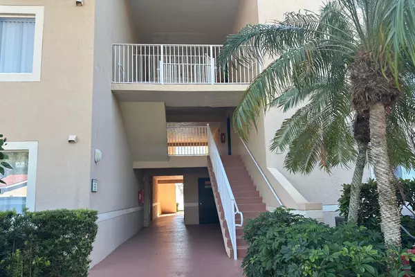 Vero Beach, FL 32967,1610 N 42nd CIR 207