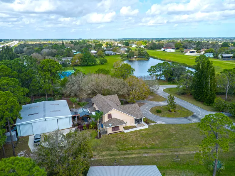 505 Wright CIR, Vero Beach, FL 32968