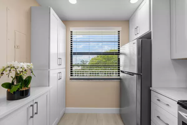 Boca Raton, FL 33433,6025 Balboa CIR 406