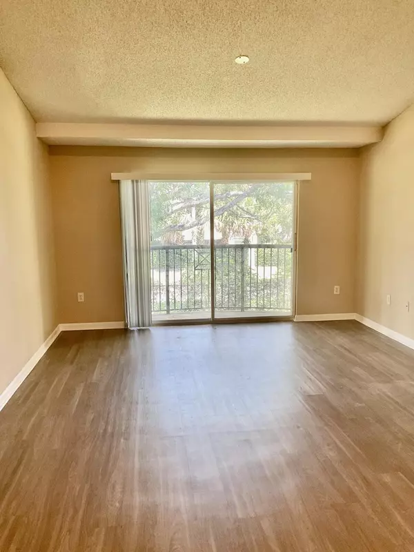 West Palm Beach, FL 33417,4183 N Haverhill RD 716