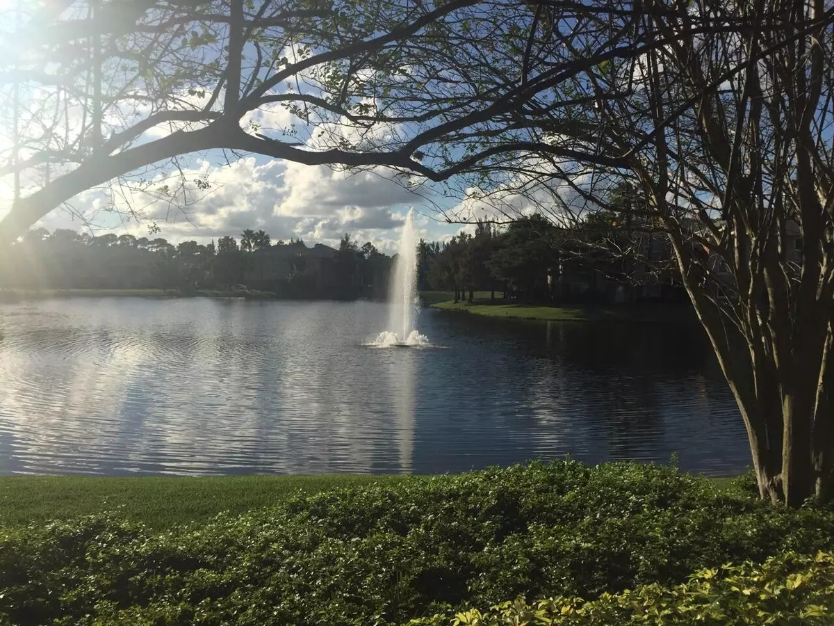 West Palm Beach, FL 33417,4183 N Haverhill RD 716