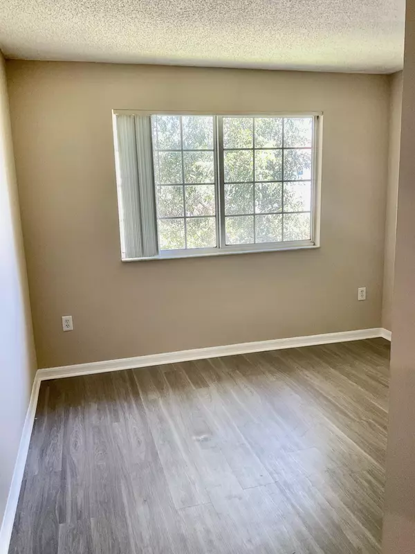 West Palm Beach, FL 33417,4183 N Haverhill RD 716