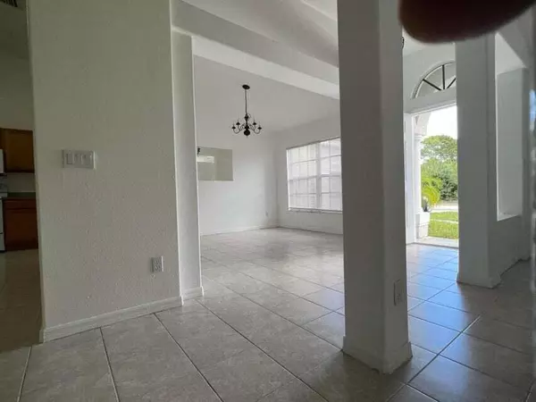 Port Saint Lucie, FL 34953,2310 SW Cameo BLVD