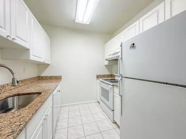 South Palm Beach, FL 33480,4501 S Ocean BLVD B5