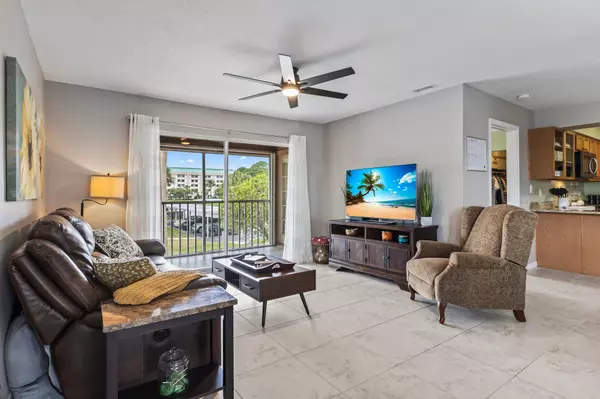 Port Saint Lucie, FL 34953,175 SE Village DR 175
