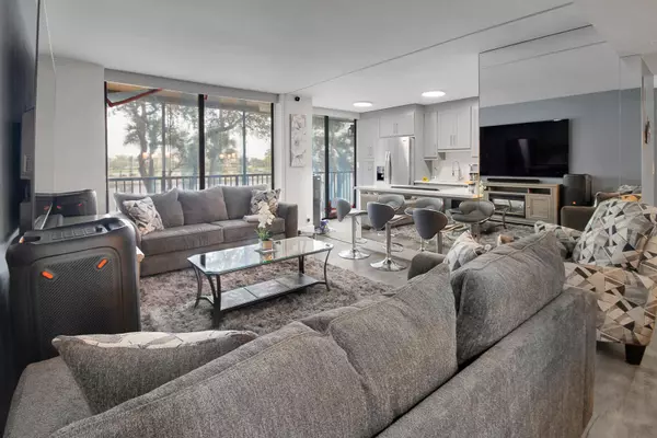 Pompano Beach, FL 33064,3400 Blue Lake DR 302