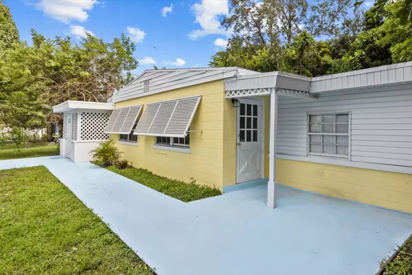 Vero Beach, FL 32962,320 SW 7th RD