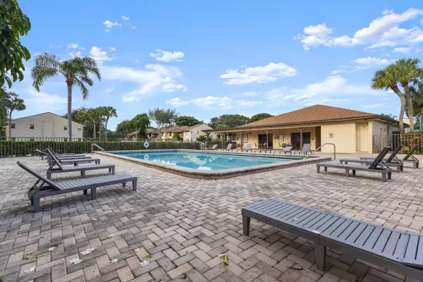 Boca Raton, FL 33433,6649 Somerset DR 206